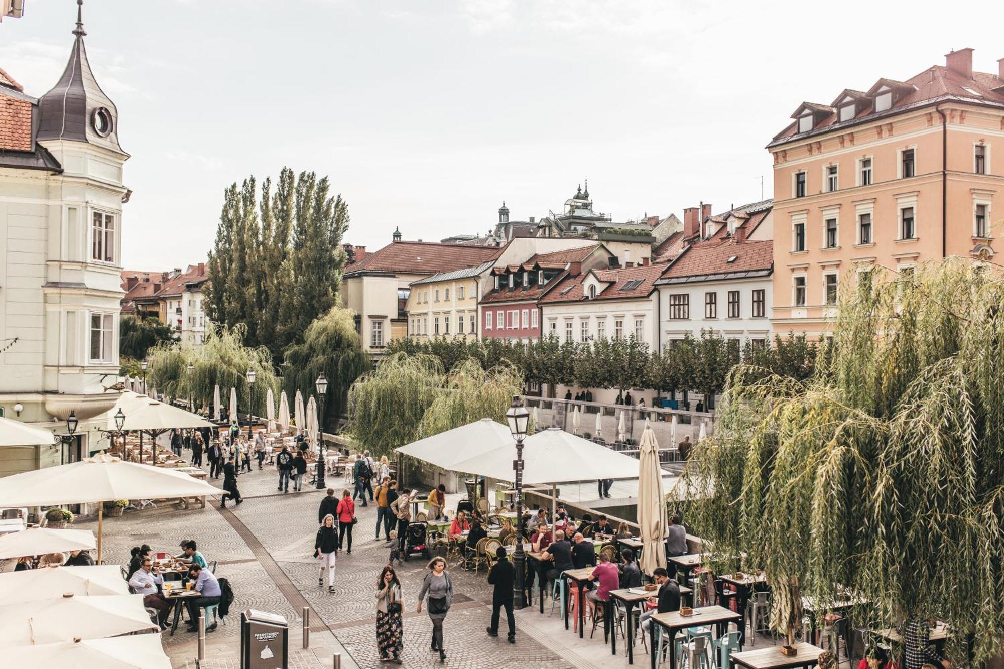 Tromostovje Apartments Ljubljana Buitenkant foto